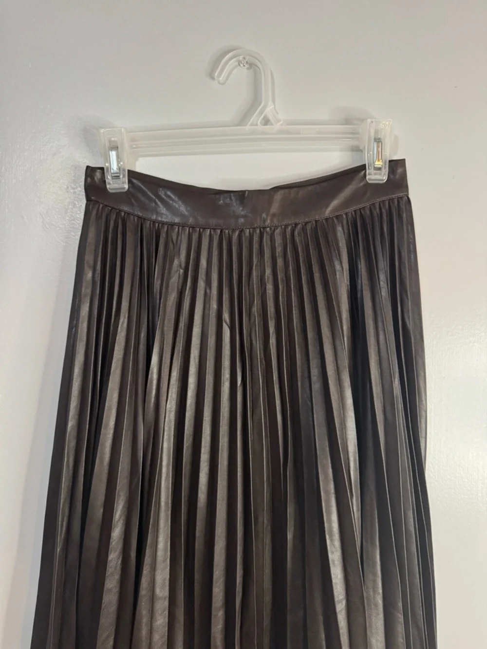 BCBGMaxAzria Pleated Faux Leather Midi Skirt Size XS Chocolate Brown